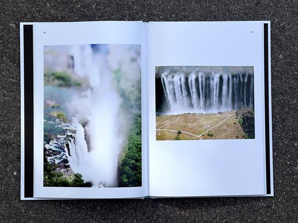 4 WATERFALLS - CATALOGO DELLA MOSTRA